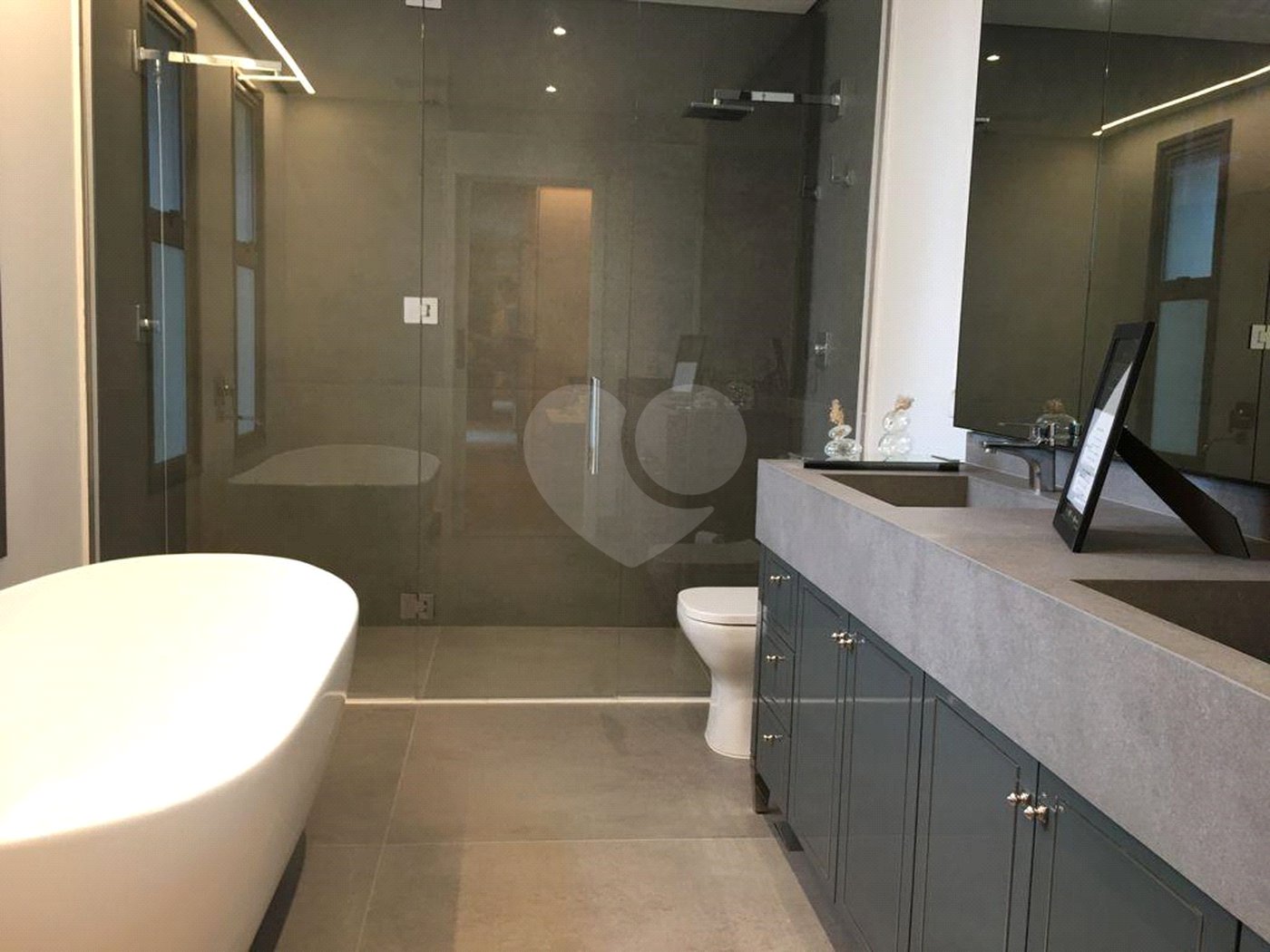 Apartamento à venda com 4 suítes em Vila Gomes Cardim, São Paulo, SP