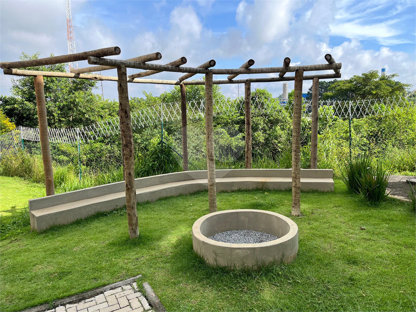 Apartamento à venda ou para alugar com 2 quartos em Jardim Europa, Suzano, SP