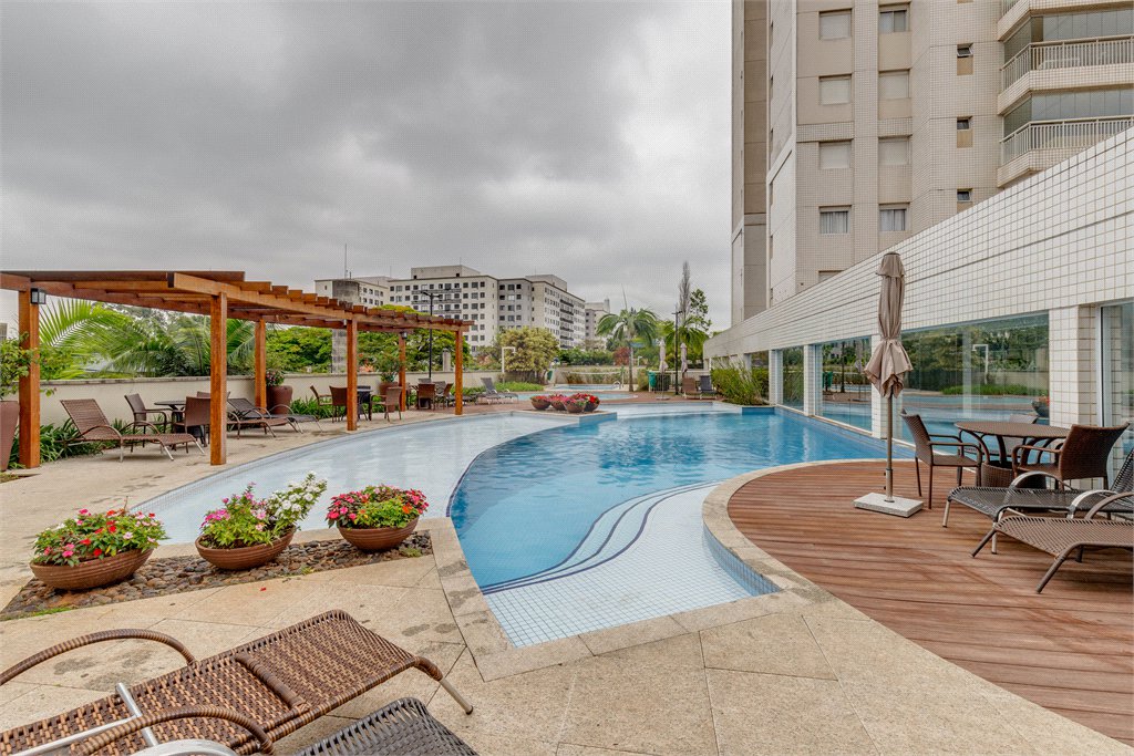 Apartamento à venda com 2 suítes em Jurubatuba, São Paulo, SP