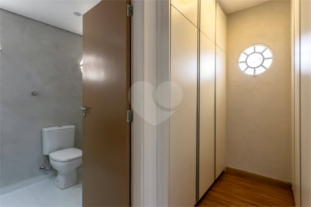 Apartamento à venda com 3 quartos, sendo 1 suíte, em Santo Amaro, São Paulo, SP