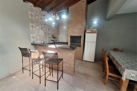 Casa à venda com 3 quartos, sendo 1 suíte, em Vila de Vecchi, Jundiaí, SP