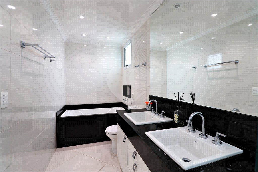 Apartamento à venda com 4 quartos, sendo 3 suítes, em Santana, São Paulo, SP