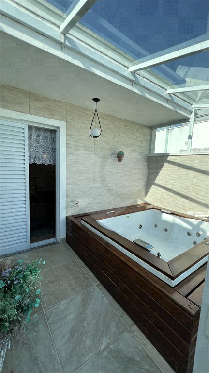Casa à venda com 3 quartos, sendo 2 suítes, no condomínio Mirante do Horto, São Paulo - SP