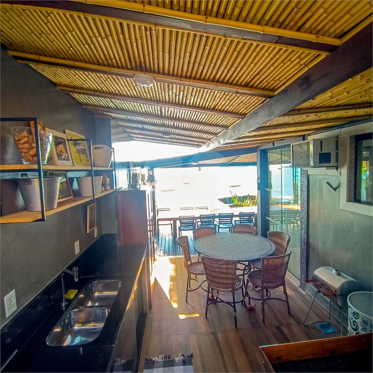 Casa à venda com 5 quartos, sendo 4 suítes, em Manguinhos, Armação dos Búzios, RJ