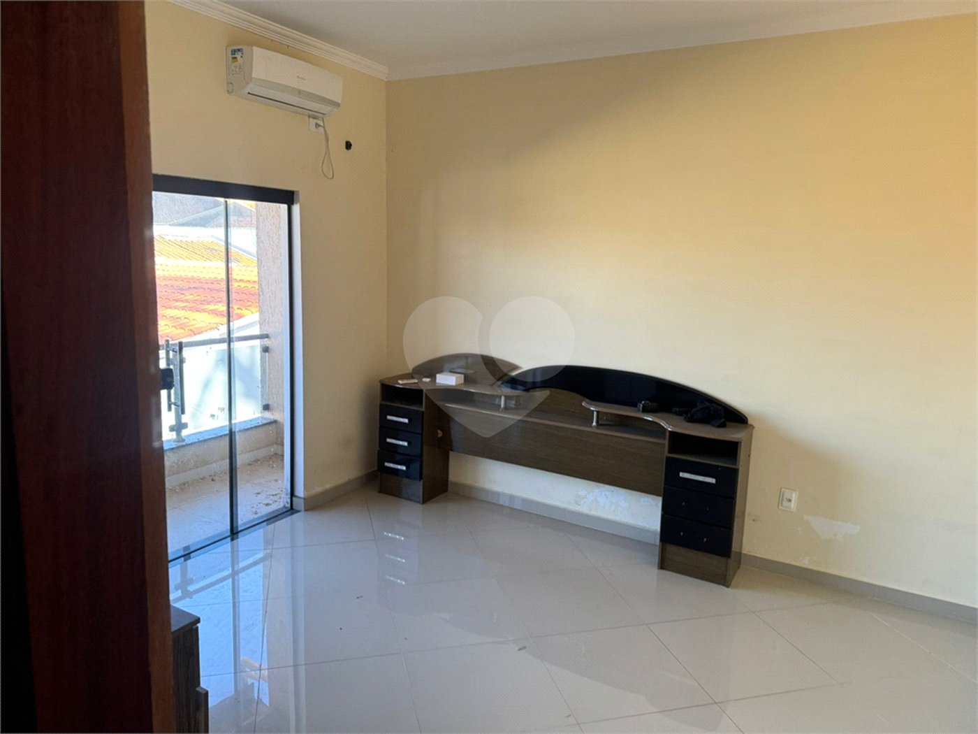 Casa à venda com 4 quartos, sendo 1 suíte, em Vila Santana, Sorocaba, SP