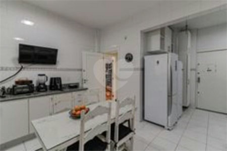 Apartamento à venda com 5 quartos, sendo 1 suíte,  em Copacabana, Rio de Janeiro, RJ