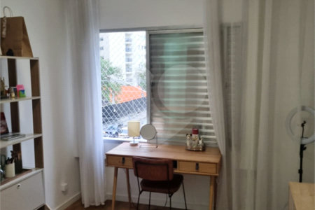 Apartamento à venda com 2 quartos em Moema, São Paulo, SP