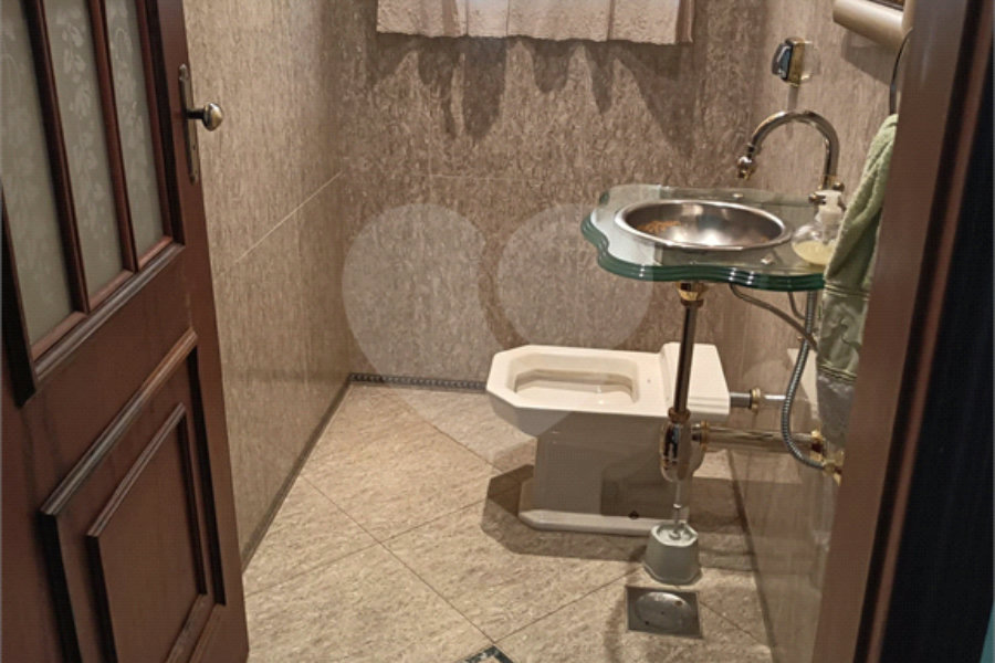 Sobrado à venda com 3 quartos, sendo 1 suíte, em Vila Paiva, São Paulo, SP