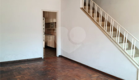 Sobrado à venda com 3 quartos, sendo 1 suíte,  em Vila Gustavo, São Paulo, SP