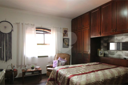 Sobrado à venda com 4 suítes em Vila Cordeiro, São Paulo, SP
