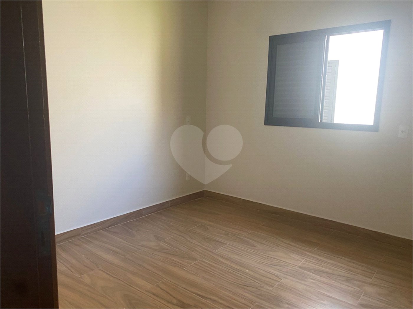Casa à venda com 3 suítes no condomínio Condomíno Helena Maria, Sorocaba - SP