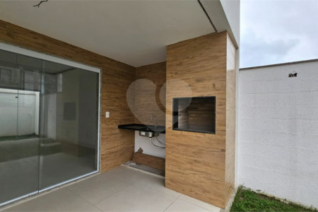 Casa à venda com 4 quartos, sendo 3 suítes, no condomínio Grand Park, Rio de Janeiro - RJ