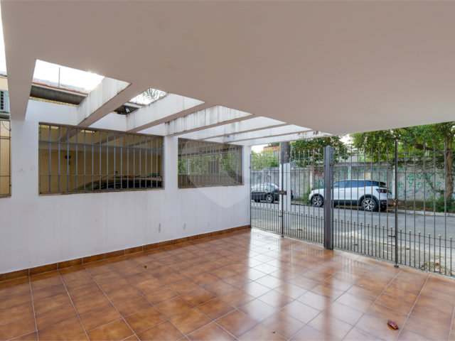 Casa à venda com 3 quartos, sendo 1 suíte,  em Campo Belo, São Paulo, SP