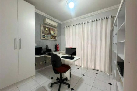 Casa à venda com 3 quartos, sendo 1 suíte, no condomínio Residencial Delle Stelle, Louveira - SP