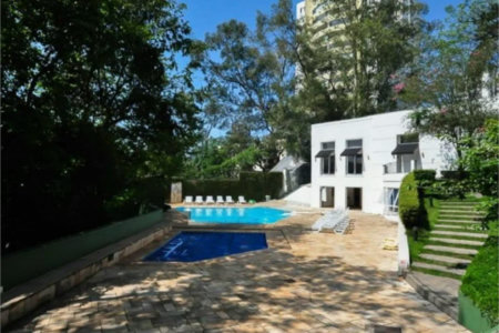 Casa à venda com 4 quartos, sendo 2 suítes, no condomínio Vila das Flores, São Paulo - SP