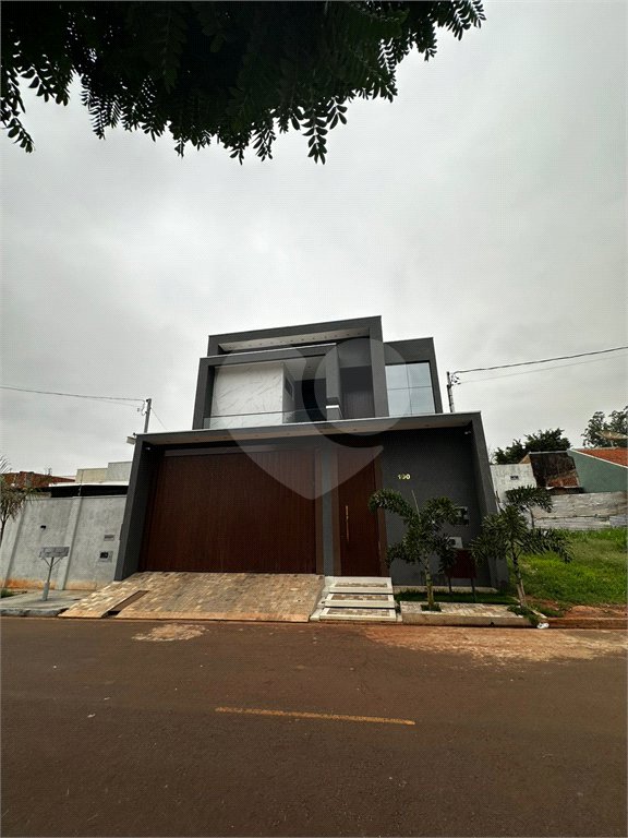 Sobrado à venda com 3 suítes em Residencial Ponta Porã I, Ponta Porã, MS
