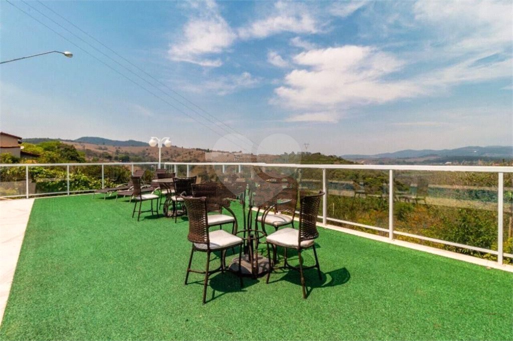 Casa à venda com 3 quartos, sendo 1 suíte, no condomínio Vale do Sol, Bom Jesus dos Perdões - SP