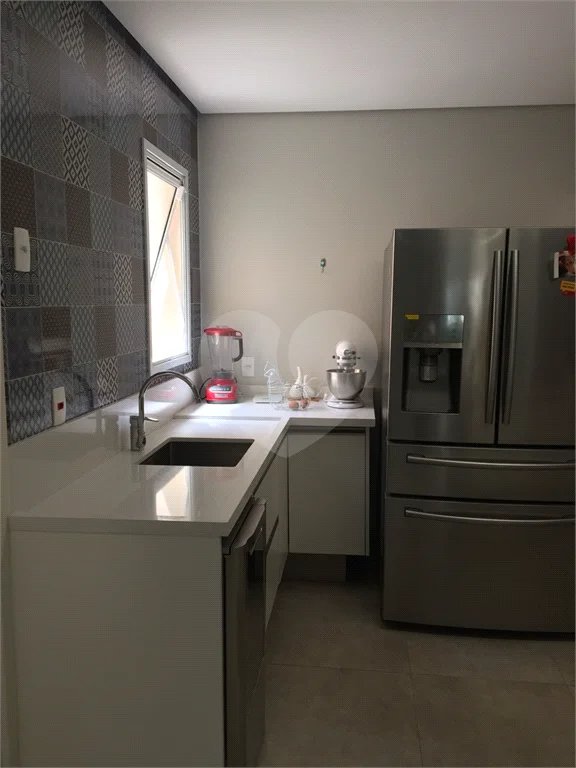 Sobrado à venda com 3 quartos, sendo 1 suíte, em Alto da Boa Vista, São Paulo, SP