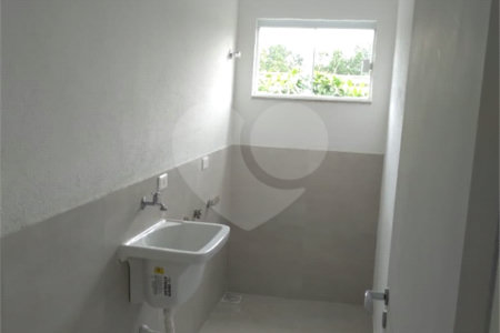 Casa à venda com 4 suítes no condomínio Saint Thomás Rua Uruana,9, Carapicuíba - SP