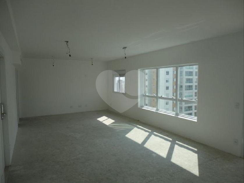 Apartamento à venda com 3 suítes em Campo Belo, São Paulo, SP