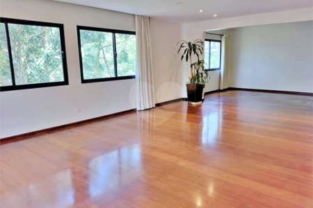 Apartamento à venda com 4 quartos, sendo 3 suítes,  em Vila Andrade, São Paulo, SP