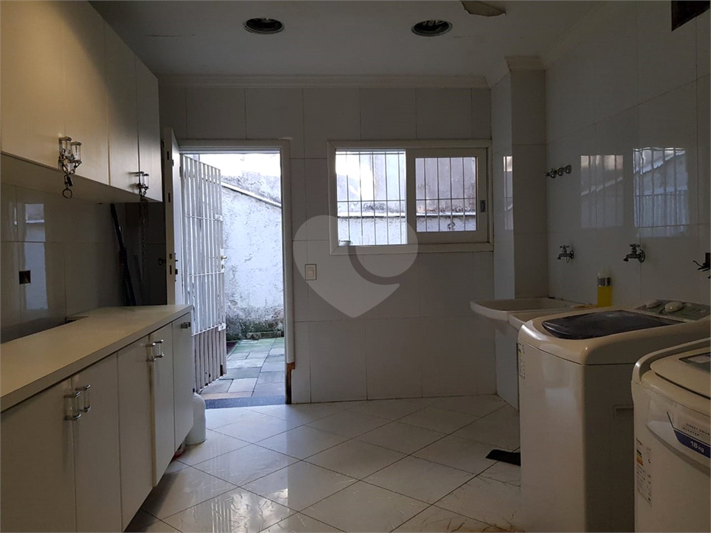 Sobrado à venda com 4 quartos, sendo 2 suítes, em Jardim Marajoara, São Paulo, SP