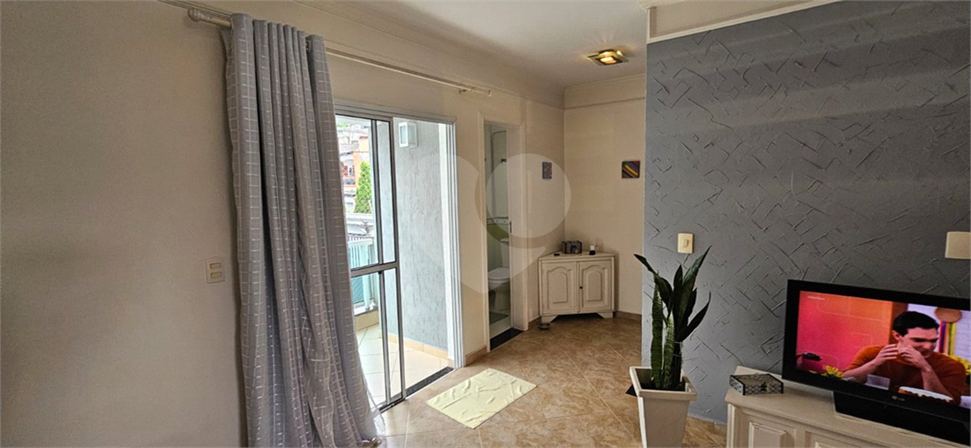 Casa à venda com 3 quartos, sendo 1 suíte, no condomínio Res Santa Inês, São Paulo - SP