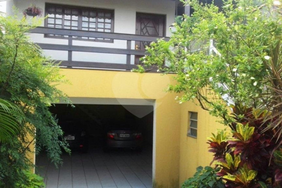 Sobrado à venda com 3 quartos, sendo 1 suíte, em Tremembé, São Paulo, SP