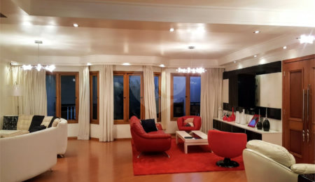 Sobrado à venda com 4 quartos, sendo 2 suítes,  em Parque Colonial, São Paulo, SP