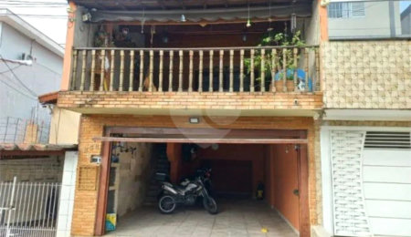 Sobrado à venda com 4 quartos, sendo 1 suíte,  em Santo Antônio, Osasco, SP