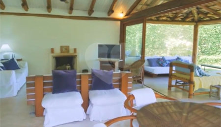 Casa à venda com 3 suítes em Praia Dura, Ubatuba, SP