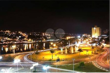 Casa de Vila à venda com 5 quartos em Jardim Santa Lúcia, Bragança Paulista, SP