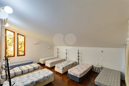 Casa Térrea à venda com 5 quartos, sendo 2 suítes, em Alto da Boa Vista, São Paulo, SP