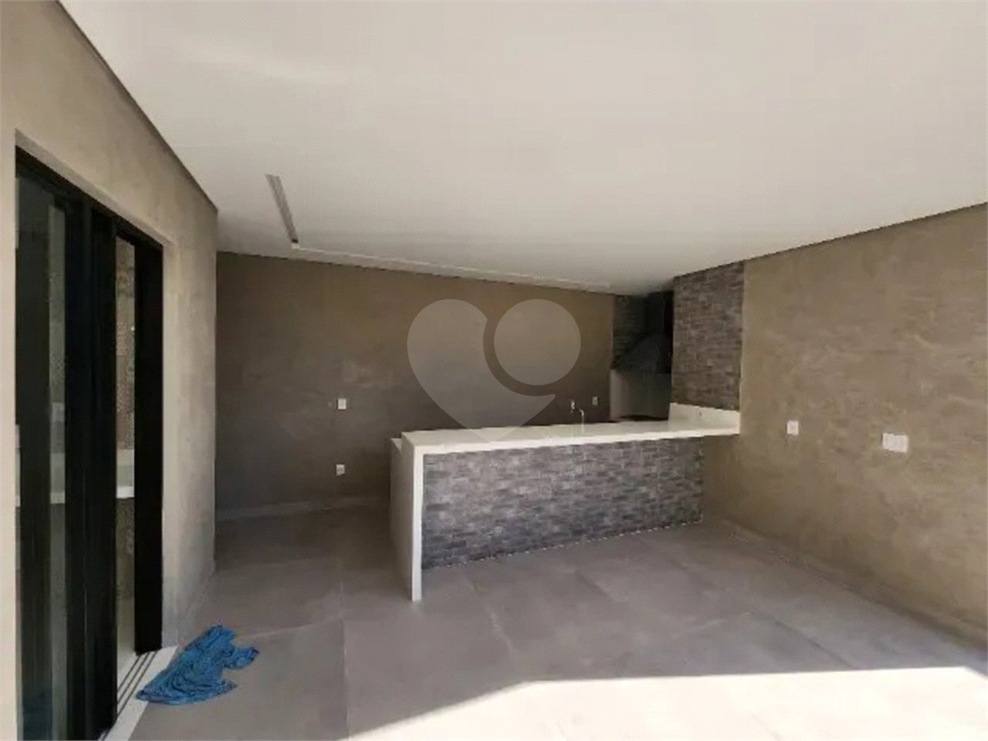 CASA A VENDA 280M², 4 DORMITORIOS, 4 SUITES, 4 VAGAS - URBANOVA - SÃO JOSÉ DOS CAMPOS/SP.