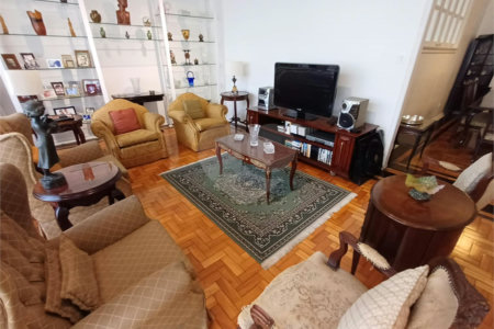 Apartamento à venda com 3 quartos, sendo 1 suíte, em Copacabana, Rio de Janeiro, RJ