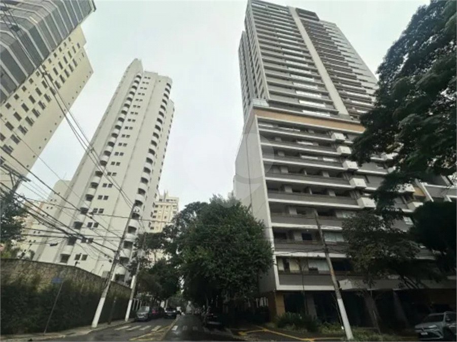 Apartamento à venda com 3 suítes em Campo Belo, São Paulo, SP