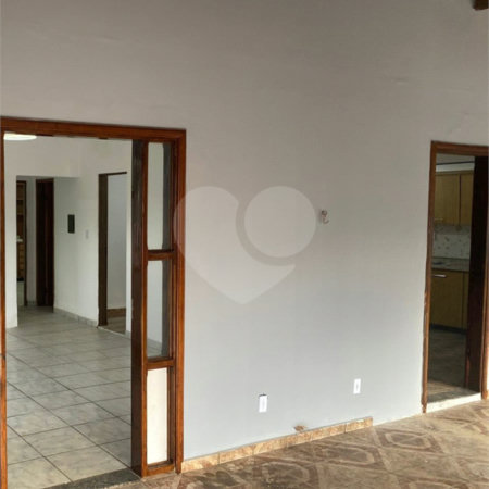 Casa à venda com 3 quartos, sendo 2 suítes, em Parque dos Ipês II, Ponta Porã, MS