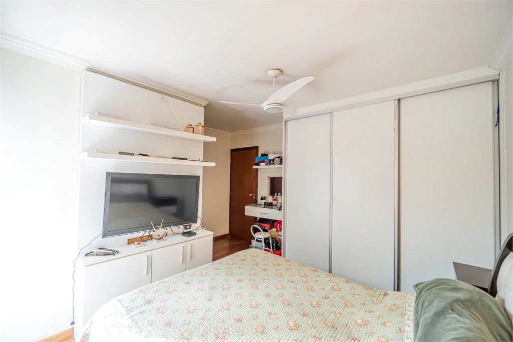 Sobrado à venda com 3 quartos, sendo 1 suíte, em Parque Continental, São Paulo, SP