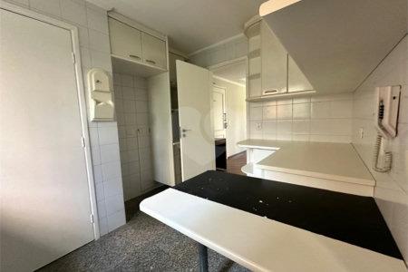 Apartamento à venda com 2 suítes em Vila Andrade, São Paulo, SP