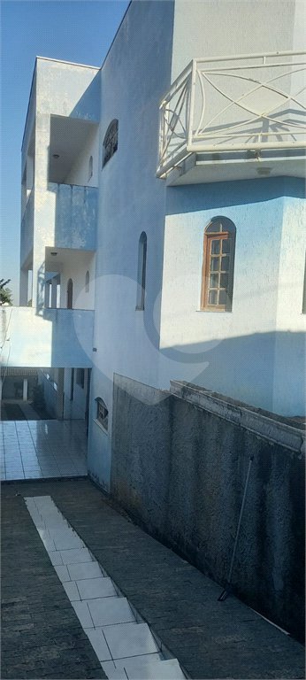 Sobrado à venda com 8 quartos, sendo 2 suítes,  em Vila Suissa, Mogi das Cruzes, SP