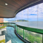 Apartamento Alto Padrão Frente Mar com 4 Dormitórios, 3 Suítes e 3 Vagas na Orla de Santos