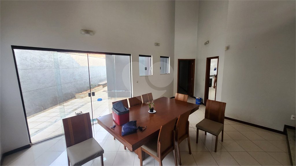 Casa à venda com 3 quartos, sendo 1 suíte, em Vila Harmonia, Araraquara, SP
