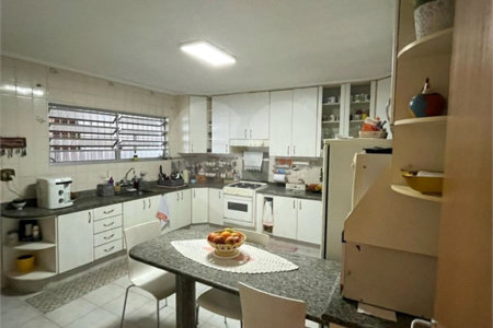 Casa à venda com 3 quartos, sendo 1 suíte,  em Jardim Casablanca, São Paulo, SP
