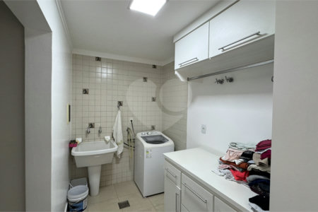 Casa à venda com 3 suítes no condomínio Residencial Delle Stelle, Louveira - SP