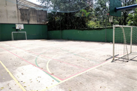 Casa à venda com 4 quartos, sendo 3 suítes,  no condomínio Vila das Flores, São Paulo - SP