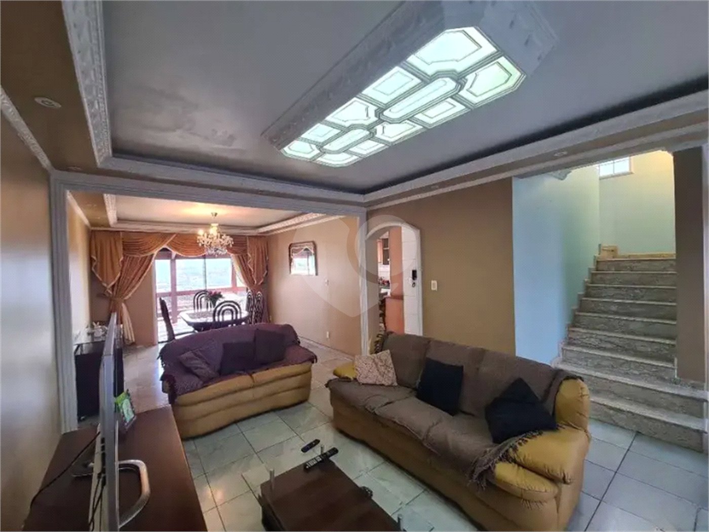 Sobrado com 4 Quartos e 4 banheiros à Venda -337 m² por R$ 850.,000 -- Jardim Vivan,-Jaraguá, São Paulo - SP