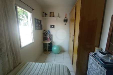Sobrado à venda com 4 quartos, sendo 1 suíte, em Jardim Marisa, São Paulo, SP