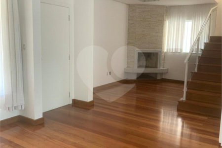 Casa à venda com 3 suítes no condomínio Villaggio Belvedere, São Paulo - SP