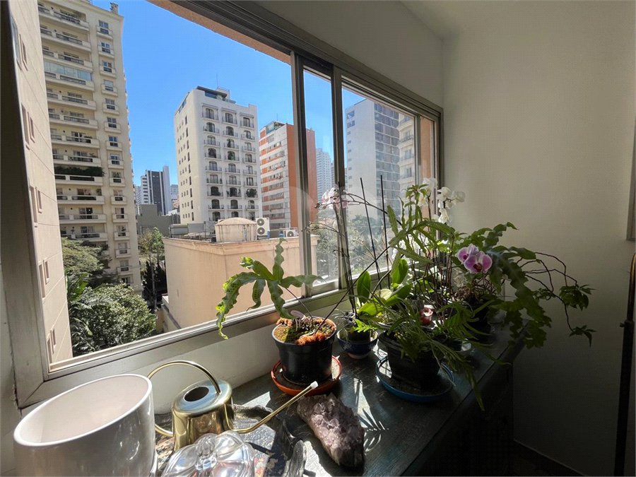 Apartamento à venda com 3 quartos, sendo 2 suítes,  em Jardim Paulista, São Paulo, SP