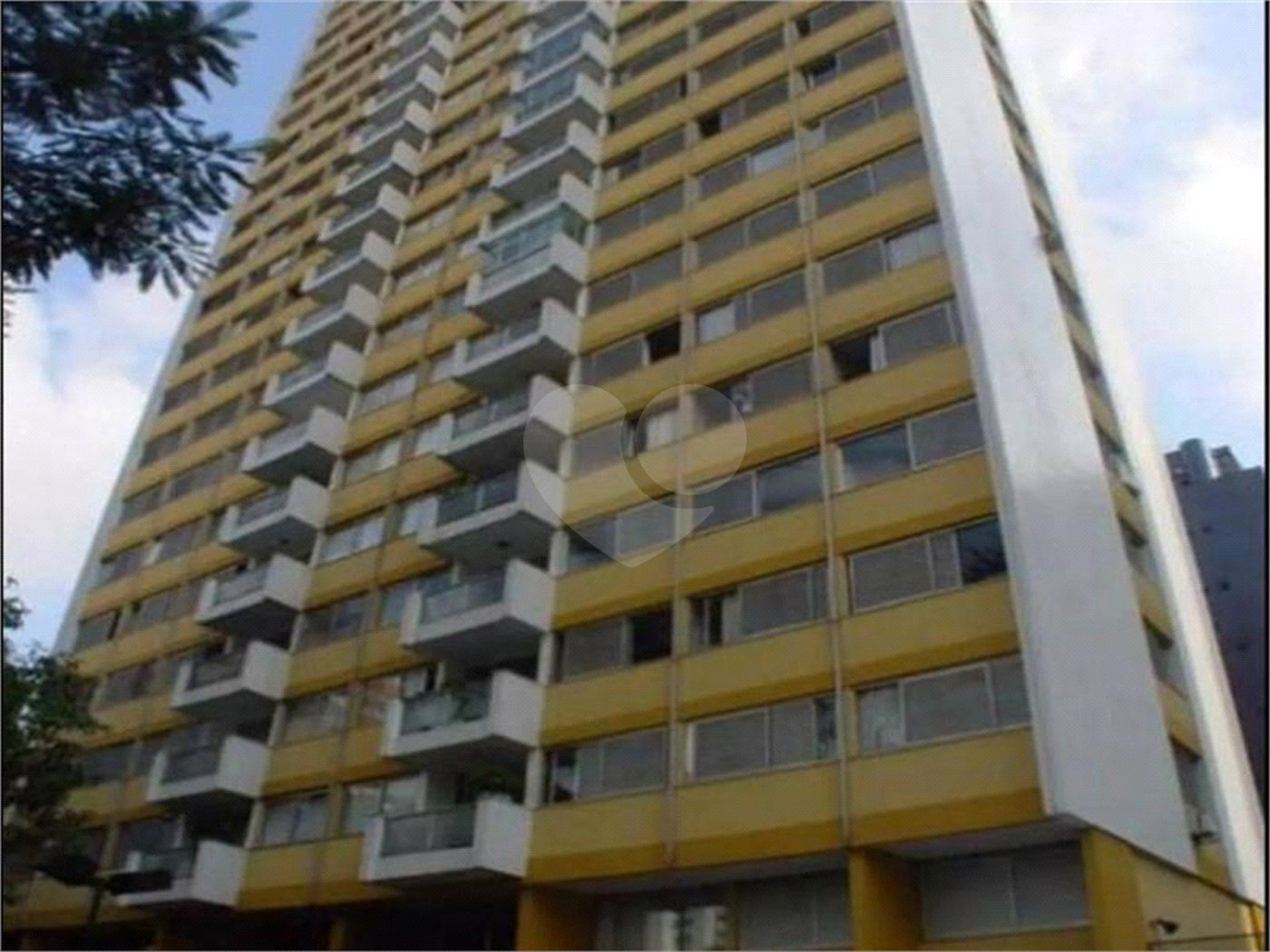 Apartamento à venda com 3 quartos, sendo 1 suíte, em Moema, São Paulo, SP